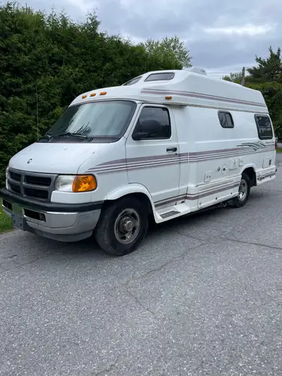 Hi selling my dodge pleasure way camper van , works great . Has 138,000miles . Great condition . Und...