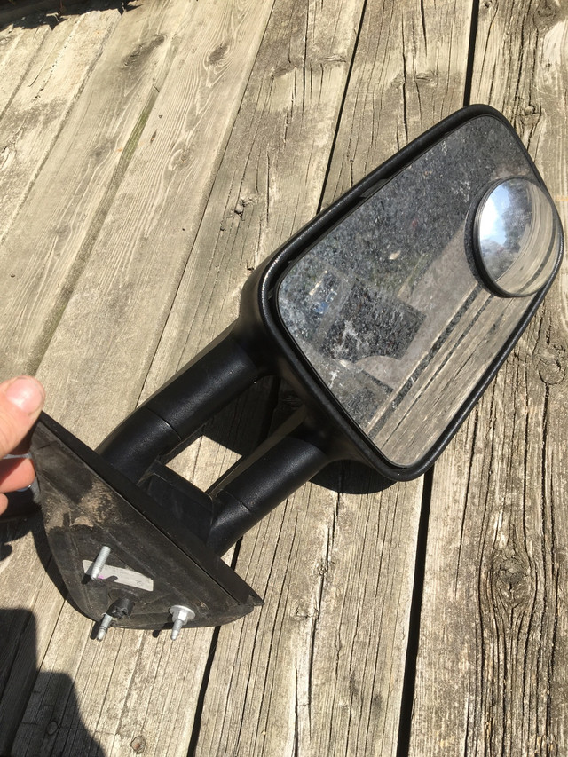 1999-2006 Chevrolet / gmc tow mirrors in Auto Body Parts in Brantford