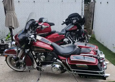 Découvrez cette Harley Davidson FLHTC Electra Glide Classic 2007, une machine de tourisme emblématiq...