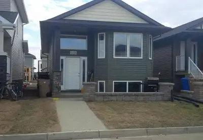 2 Large Bedrooms and 1 bathroom. New appliances and washer and dryer. Nice Kitchen and living area a...
