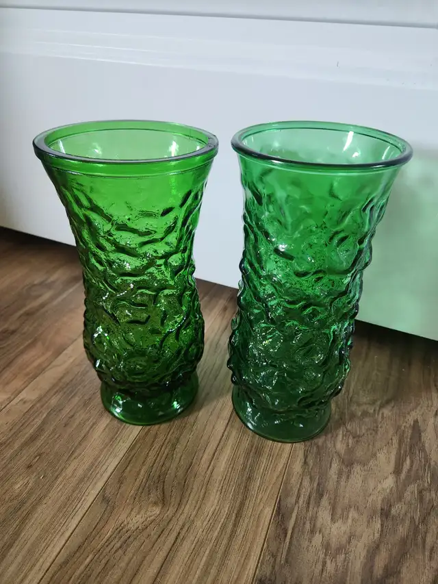 2 VINTAGE green glass vases (Hoosier Glass + E.O. Brody) $10 ea. in Arts & Collectibles in Fredericton - Image 2