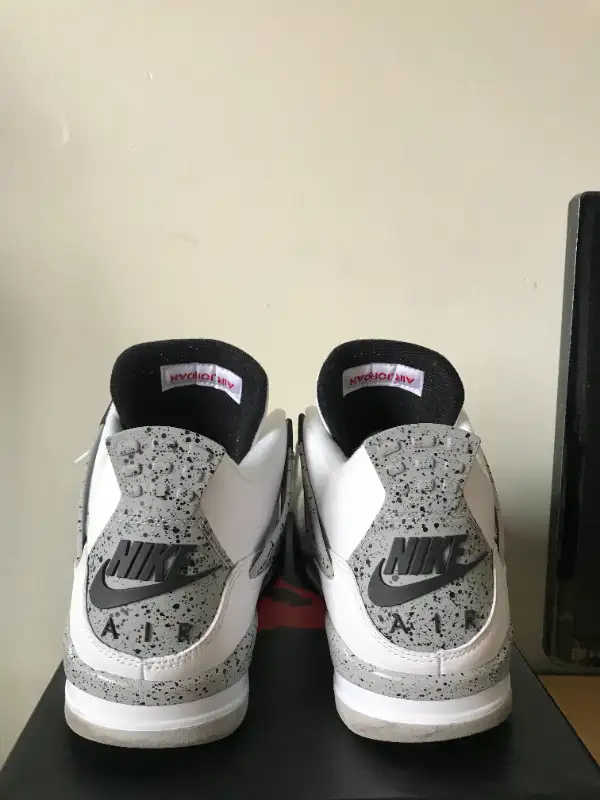 Air Jordan 4 White Cement 2016 size 10.5 in Men's Shoes in City of Toronto - Image 5