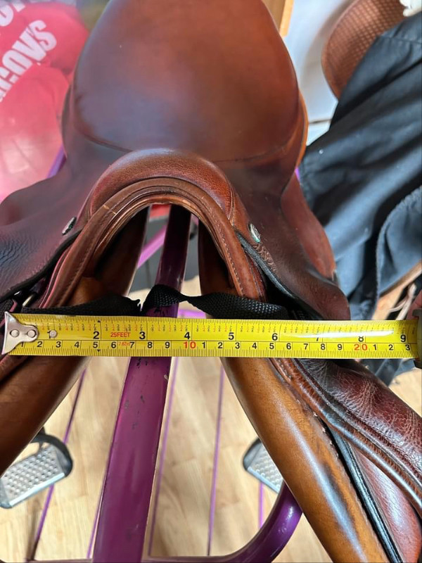 Stackhouse Saddlery Jump saddle 16.5” Seat in Equestrian & Livestock Accessories in Oshawa / Durham Region - Image 2