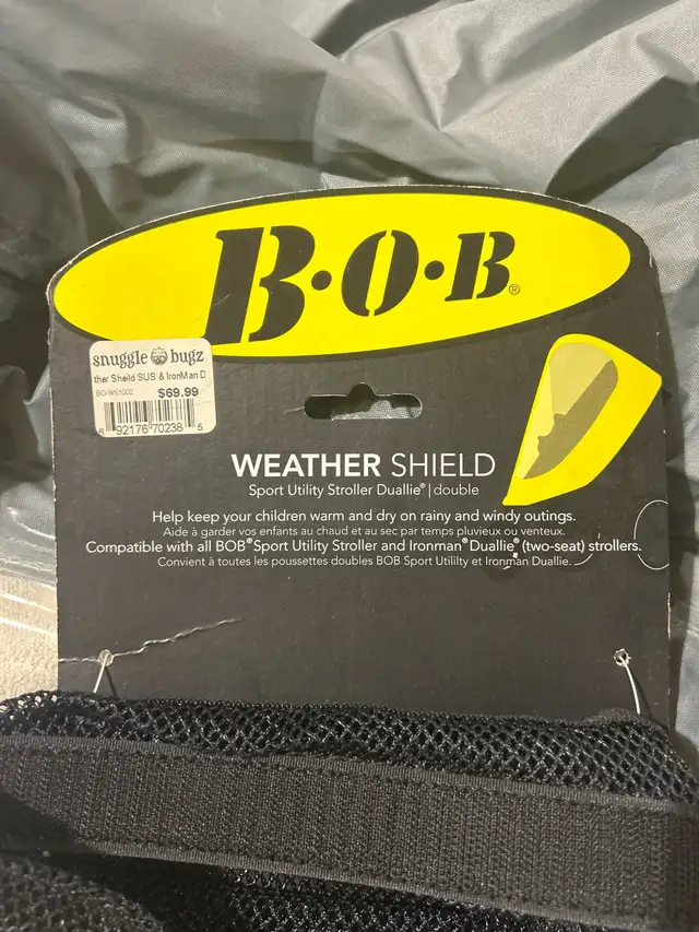 bob stroller weather shield in Strollers, Carriers & Car Seats in Hamilton - Image 2