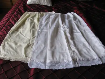 2 jupons à la taille femme, View more