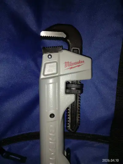 Milwaukee Pipe Wrench. (CHEATER), View more