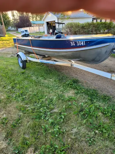 14 Ft Fishing boat With comfy seats, C/W 9.9 Honda 4 stroke engine one pull start and trailer with n...