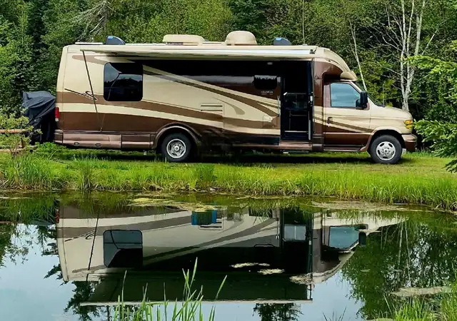 Motorisé B+ Dynamax isata in RVs & Motorhomes in St-Georges-de-Beauce - Image 2