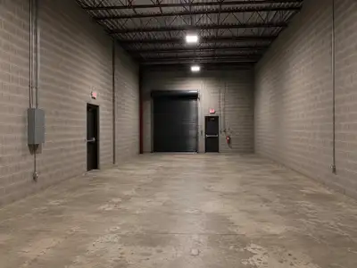 Clean and ready for move in, this industrial unit is located in the west end near all major highways...