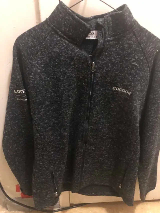 Jackets Fall for women in Men's in Kingston - Image 2