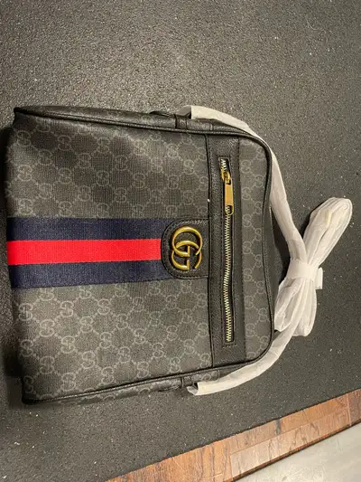 Gucci shoulder bag (not authentic), View more
