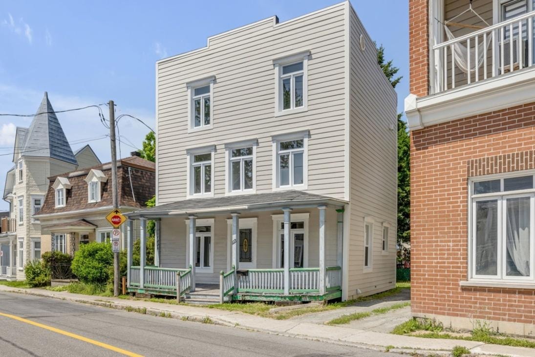 À louer – Grand 7 ½ sur trois niveaux avec 3 chambres à Lévis — photo 1