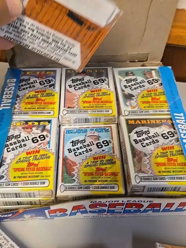 1989 Topps Baseball Cards 69c Factory Sealed Trading Cards  31 P in Baseball & Softball in St. Catharines - Image 10