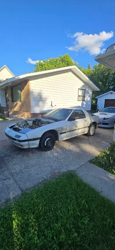 1988 Mazda RX7 GXL - rolling chassis - mostly complete other than engine/trans - red interior w/ rea...