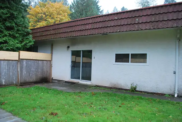 1-bdrm suite with private fully fenced yard