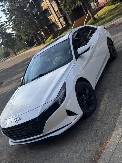 Active status Perfect gas consumption 5.5/city 4.3/higway Sunroof Heater seats Heater steering wheel...