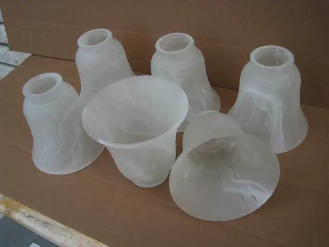 Divers Globes en Verre Eclairage / Assorted Fixture Lamp Shades in Indoor Lighting & Fans in City of Montréal - Image 6
