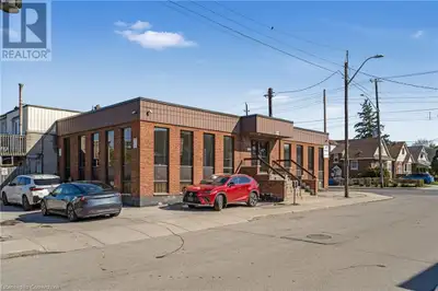 Commercial offices for lease, one at $600 mnth only, great location in Hamilton, single office with...