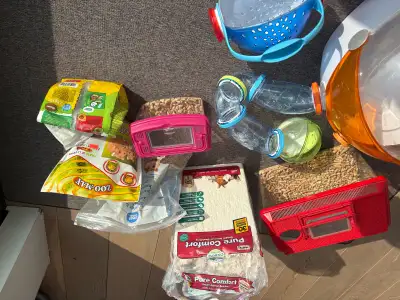 Cage à hamster avec plusieurs accessoires, View more