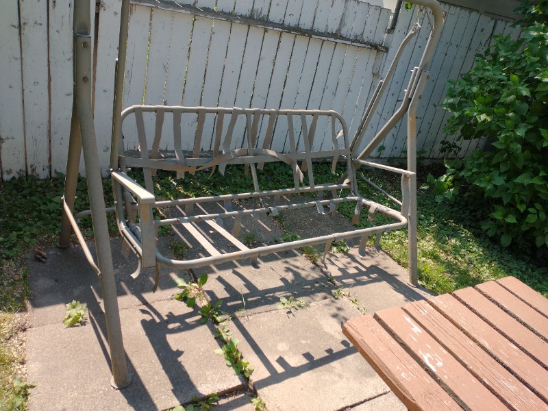 FREE GARDEN SWING Patio & Garden Furniture Calgary Kijiji