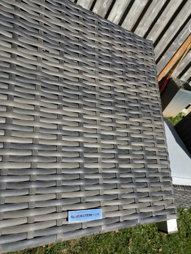 Gluckstein Patio Furniture Set in Patio & Garden Furniture in City of Toronto - Image 3