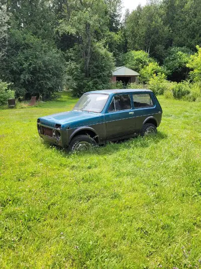 Was gifted a 1990s Lada for a project car I don't have the time to work on it, I do have a 2009 VW R...