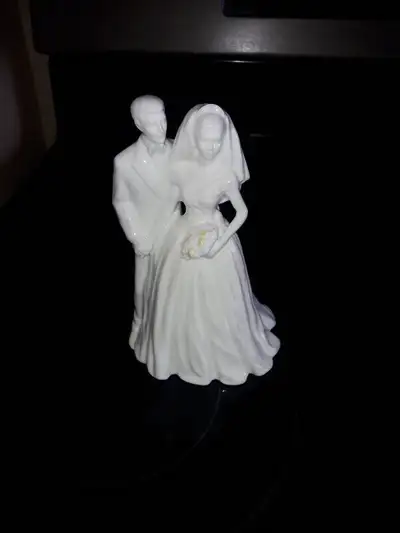 Wedgewood figurine - Wedding Day mint condition