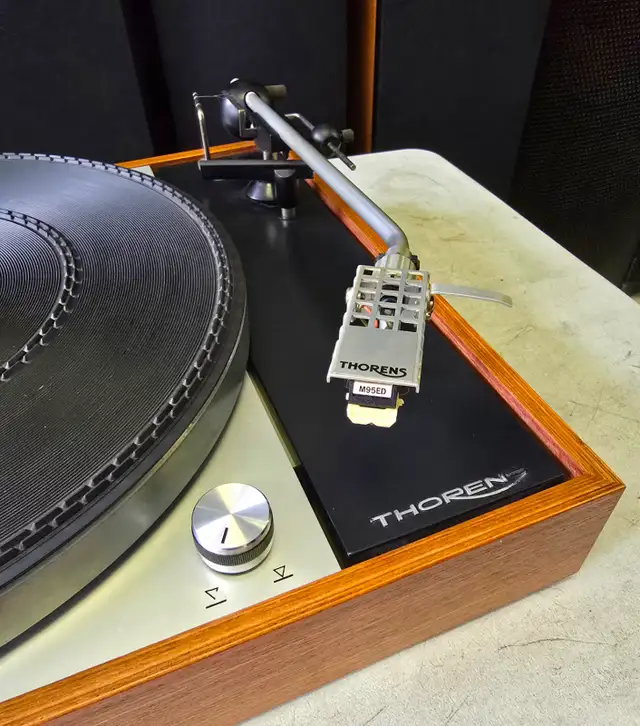 THORENS TD150MKII AB BELT DRIVE FULLY MANUAL TURNTABLE in Stereo Systems & Home Theatre in City of Toronto - Image 5