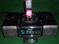 iHome iP9 Stereo AM FM Clock Radio with Apple Dock and Line In