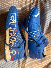 Puma Future Z sz 11 Men’s futsal/indoor soccer shoes 