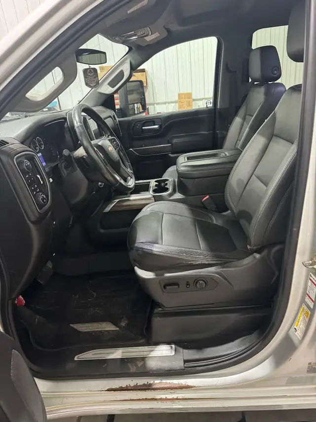 2020 Silverado 3500 Duramax Crew in Cars & Trucks in Edmonton - Image 5