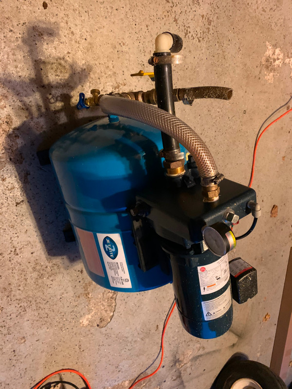 JETRITE 2 home water system PUMP and PRESSURE TANK almost NEW!!! in Other in Belleville