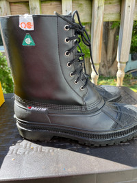SAFETY BOOTS - Size 11