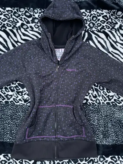 Womans Vintage billabong sweater, View more