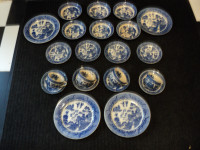 BLUE WILLOW 22 pc's MADE IN JAPAN ~ NO CHIPS CAREFULLY INSPECTED