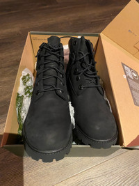 New Timberland Winter Boots- Size 6 (Euro Size 39)