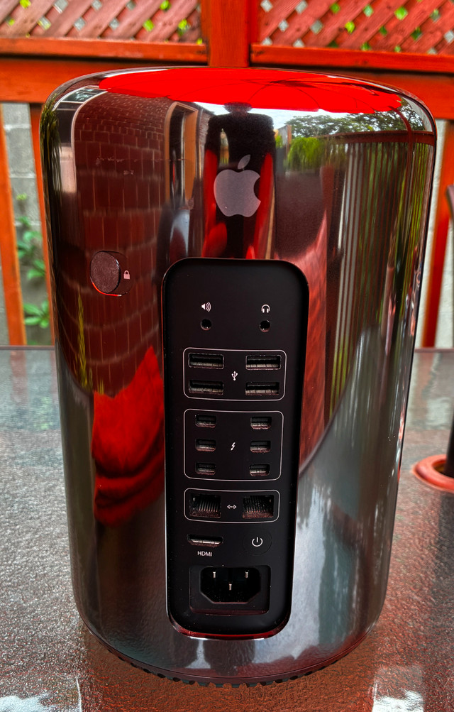 Apple Mac Pro POWER CHEAP!! in Desktop Computers in City of Toronto - Image 4