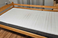Twin /single bed is available to sell 