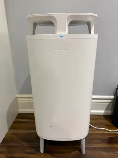 Selling my Blueair DustMagnet 5400 air purifier in excellent condition. Comes with brand new unopene...