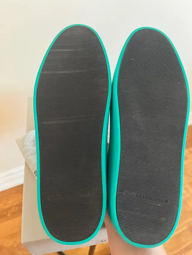 Fear of God California 2.0 in mint color sz 43 (10-10.5) in Men's Shoes in City of Montréal - Image 8