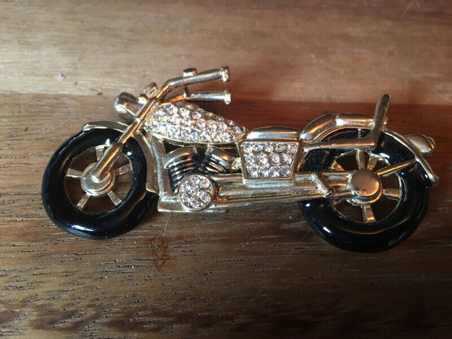 Motorcycle Brooch Pin with Clear Rhinestones in Jewellery & Watches in Mississauga / Peel Region - Image 3