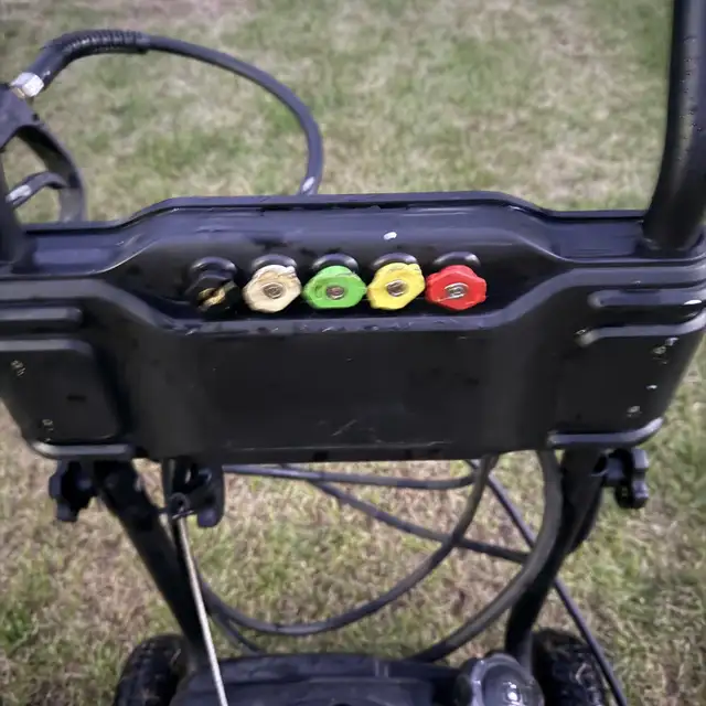 Nice little pressure washer. Not sure of the exact output on thi in Power Tools in Kawartha Lakes - Image 5