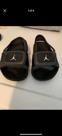 Air Jordan toddler sandals (size 7) 