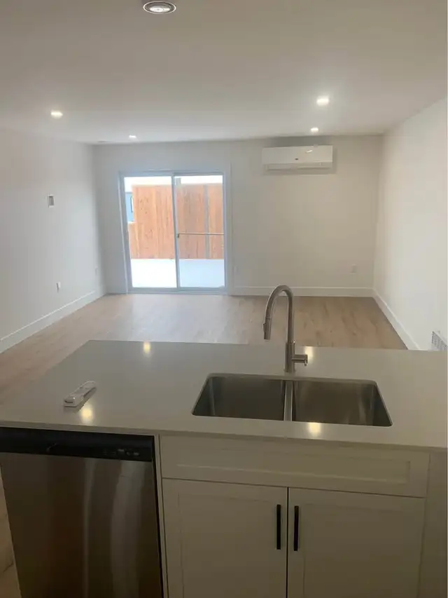 3 Bedroom, 2 Baths -Townhouse For Rent in Long Term Rentals in Charlottetown - Image 8