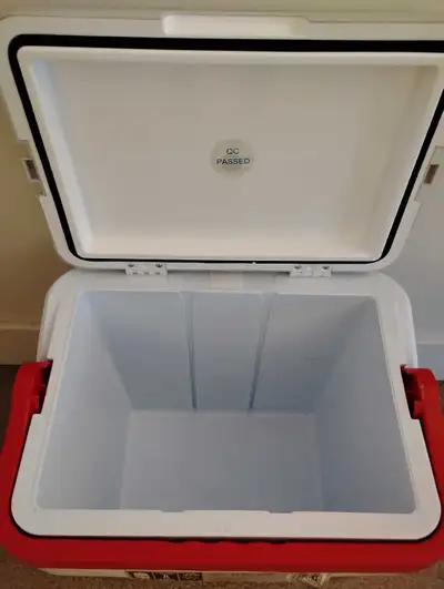 Cooler Ice Box with free 3 ice bags (Negotiable), View more