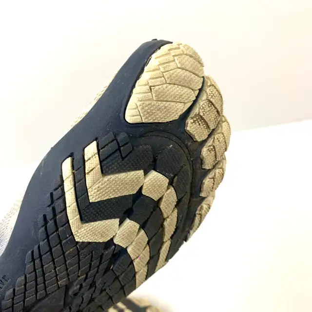 Water Shoes Aqua Shoes Beach Swim Shoes Size 8 Mens 9.5 Womens in Women's - Shoes in Calgary - Image 6