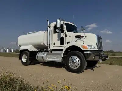 2020 Peterbilt 348 Single Axle Water Truck Paccar PX-9 350hp 6 speed Allison automatic 112,500 kms 6...