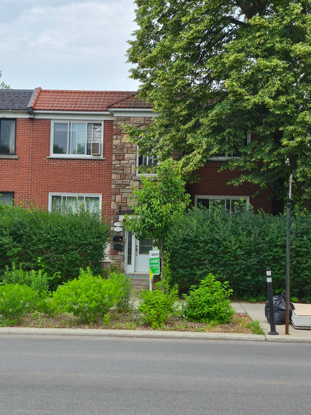 FURNISHED BACHELOR NEAR METRO JOLICOEUR — photo 1