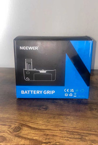 NEEWER Battery Grip Holder for Canon MB-N11RC-LReplacement W Rem