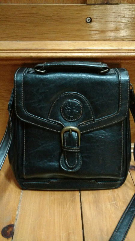 NEVER USED brand new leather purses, wallet & kids' wallets in Women's - Bags & Wallets in Oshawa / Durham Region - Image 3